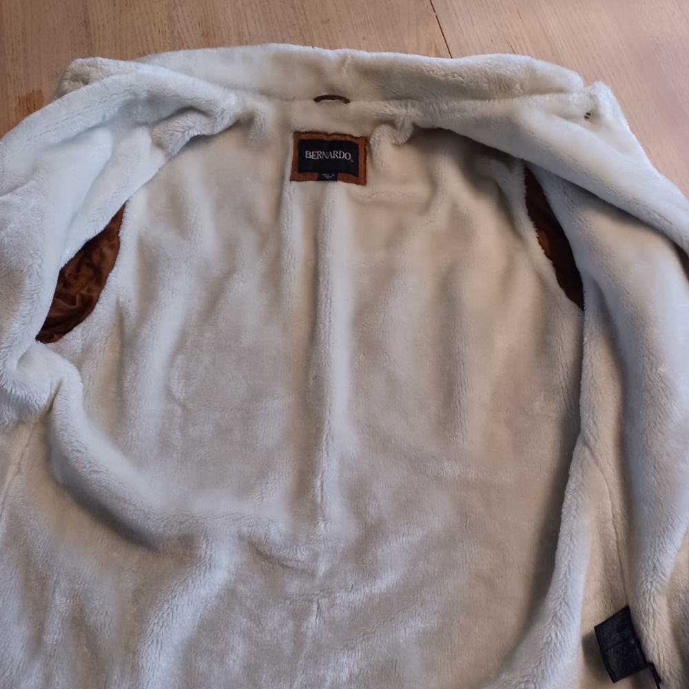 WOMAN'S BERNARDO SUEDE/ FAUX SHEARLING COAT SIZE XL - Picture 5 of 14